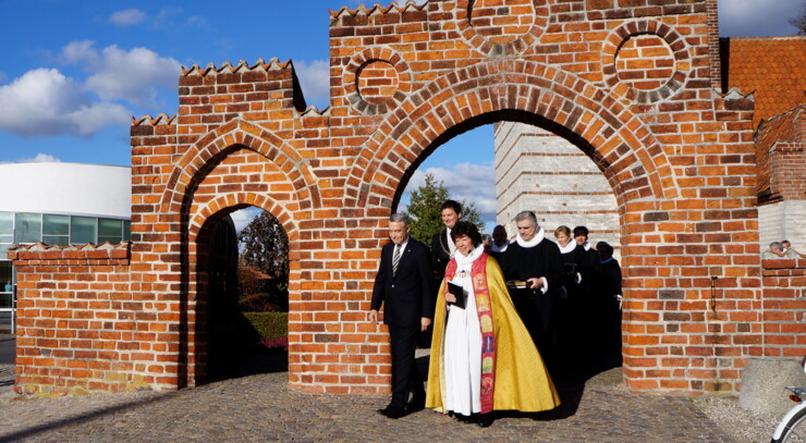 Biskoppen sammen med borgmester, provster m.m.