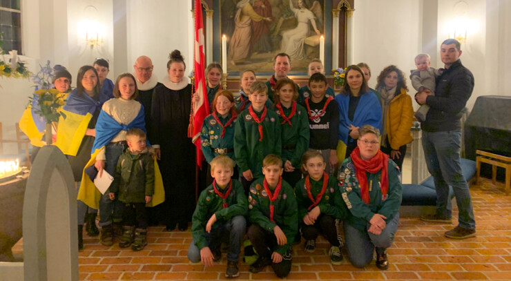 Ukrainere, præster og spejdere i Gilleleje Kirke